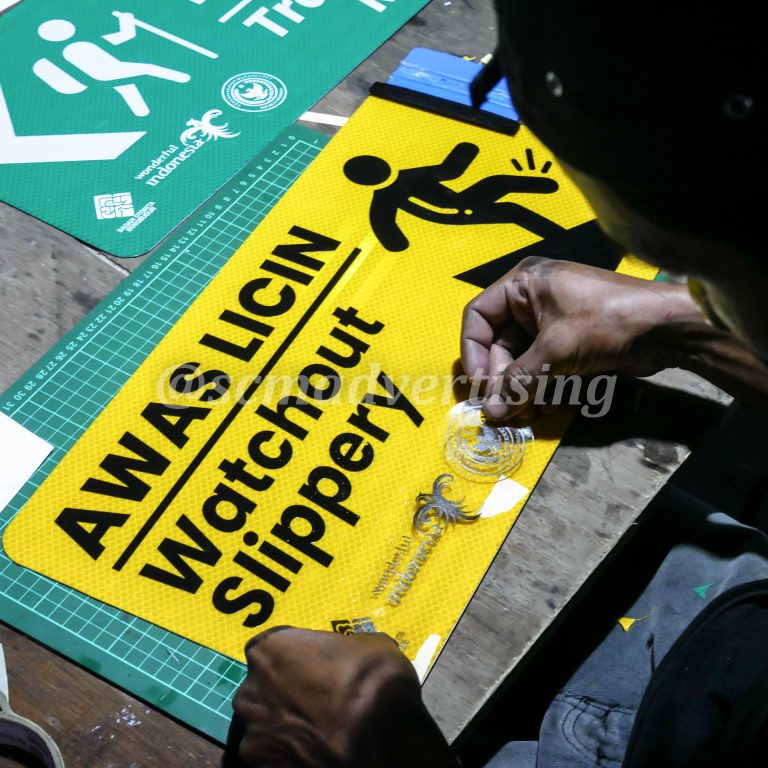Signage Tracking Plat Jogja